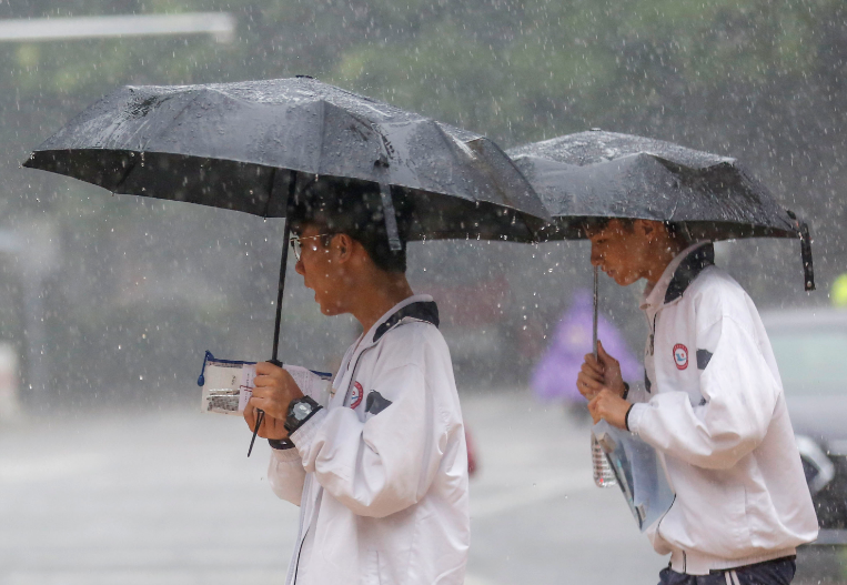 专家解读“10年高考8年雨”，为什么一到高考就下雨?