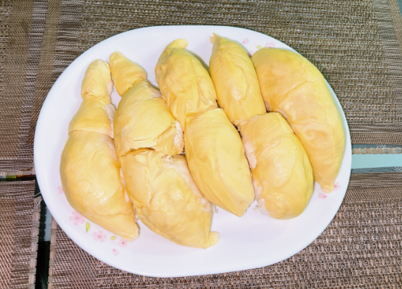 榴莲不让带进火车站 4人光速炫完差点吃吐 榴莲不让带进火车站 4人光速炫完差点吃吐