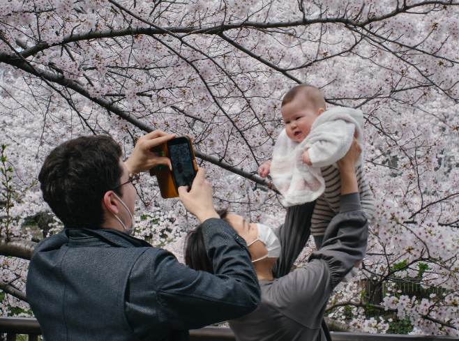 日本2024年出生人口不足70万 2024年日本出生率崩塌