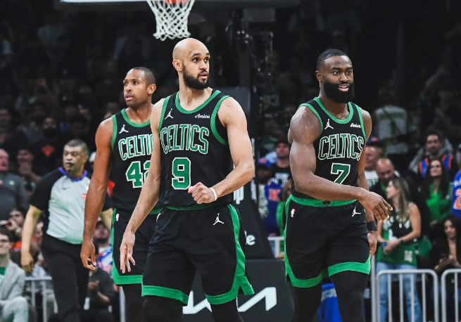 杰伦布朗右膝手术后晒图报平安 杰伦布朗半月板撕裂仍坚持打完赛季！