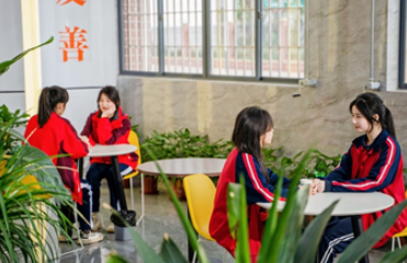 高考未出分各地高中復(fù)讀生搶人大戰(zhàn)已拉開帷幕 2026高考復(fù)讀生有什么限制?