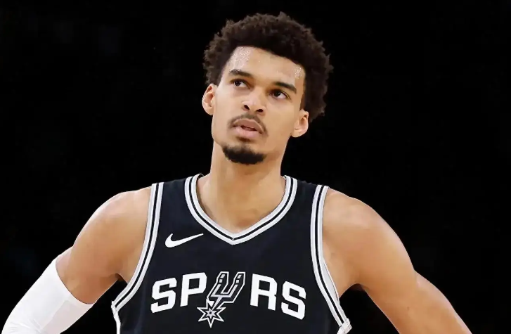 NBA球星在少林寺考取“少林一段” 2.26米“高僧”震撼武林