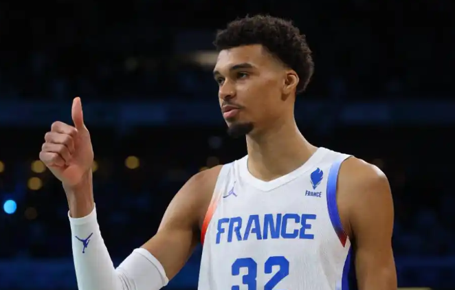 NBA球星在少林寺考取“少林一段” 2.26米“高僧”震撼武林