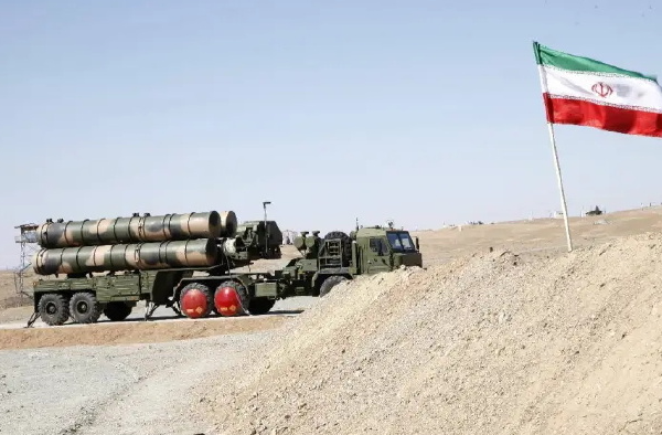 伊以猛烈袭击对方战略要地 伊朗发生大规模网络中断 伊以猛烈袭击对方战略要地 伊朗发生大规模网络中断