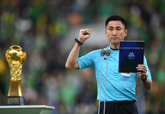 马宁怒吼瓜迪奥拉 世俱杯中国裁判马宁怒吼瓜帅！