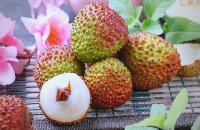 荔枝放久了就是塑料味吗?4招教你分辨保鲜荔枝和新鲜荔枝