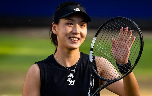 王欣瑜横扫郑钦文苦主高芙，震惊世界网坛并创造历史