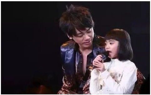 苏见信25岁女儿出道 新歌《MELTY LOVE》父女新歌同日发布