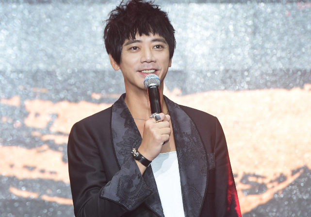 苏见信25岁女儿出道 新歌《MELTY LOVE》父女新歌同日发布