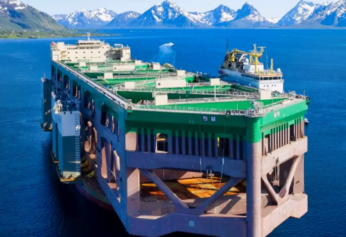 全球首艘三文鱼养殖工船苏海1号交付 年产值可超5亿元!