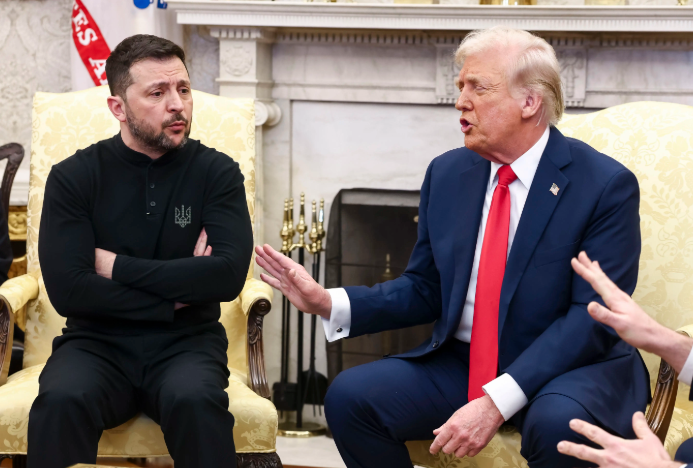 特朗普在北约峰会与泽连斯基会面 泽连斯基穿西装和特朗普长谈50分钟