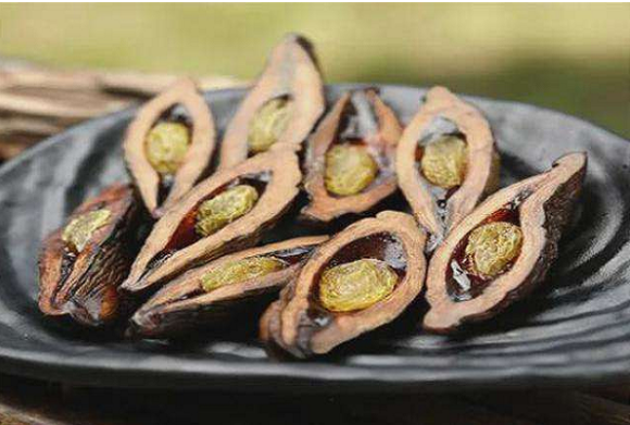 宾利联名槟榔品牌引争议 宾利加槟榔就是最绝的广告! 宾利联名槟榔品牌引争议 宾利加槟榔就是最绝的广告!