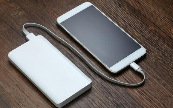 机场回应“二手平台现拦截充电宝” 机场拦截的不合规充电宝将统一销毁