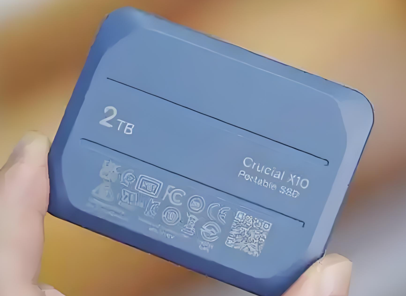 英睿达X10 移动SSD评测 英睿达X10轻薄小巧最大可选8TB容量