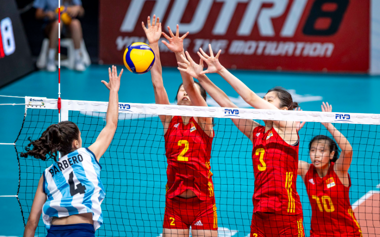 中国U19女排3比0突尼斯 中国女排U19首战开门红 中国U19女排3比0突尼斯 中国女排U19首战开门红