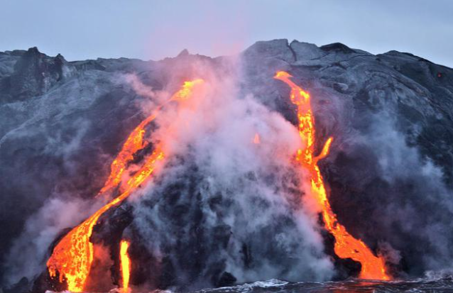 日本鹿儿岛地区地震频发，火山喷发灰柱高达5000米!