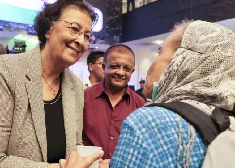 珍妮弗·西蒙斯当选苏里南首位女总统，本月16日宣誓就职