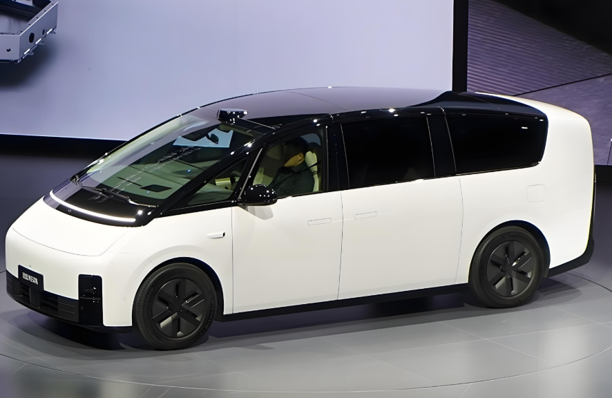 理想MEGA获最具创新力车型奖！理想MEGA打破德国豪车垄断，中国汽车扬眉吐气！