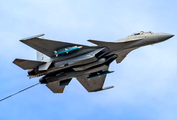 歼-15总设计师:舰载机将会更智能 我国舰载机发展路线与国际上有什么不同