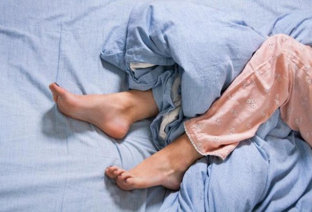 夏天睡觉时总抽筋暗示体内在缺钙?也许是身体在发出这个求救信号!