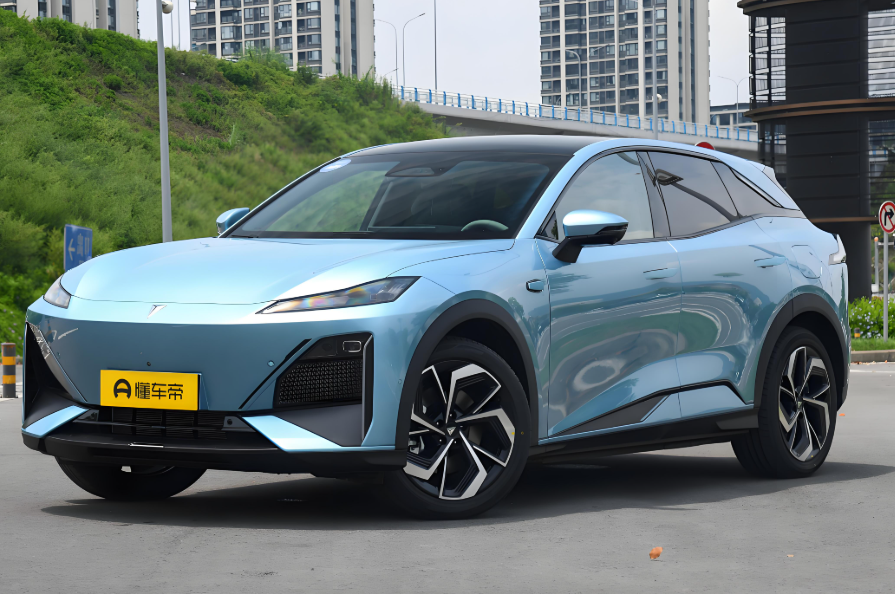 全新零跑C11配299马力+续航640km上市预热！全新零跑C11换悬浮大屏+HUD全系激光雷达！