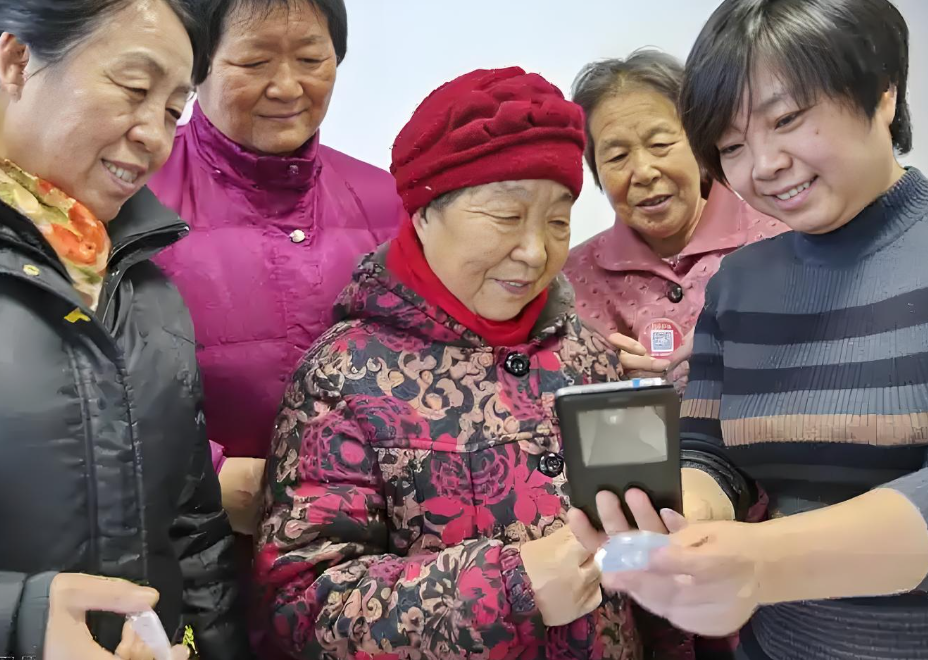 2025年退休工资上调2%！退休人员基本养老金总体上调2%！