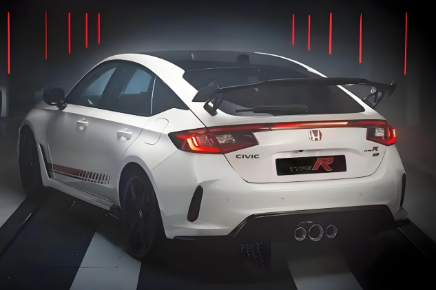 思域TYPE-R终极纪念版全球限量40台，思域TYPE-R终极纪念版5.4秒破百 手动挡+大尾翼！