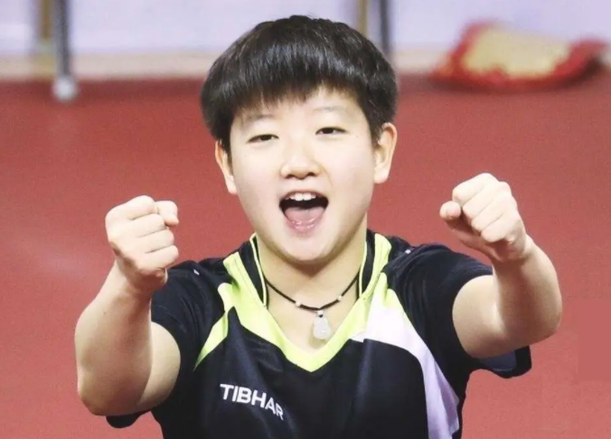 孙颖莎爆冷出局无缘8强 孙颖莎输球后身影落寞