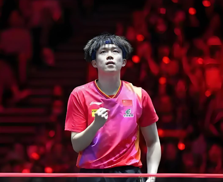 美国大满贯男单8强出炉！王楚钦3：0横扫李尚洙晋级WTT美国大满贯男单八强！