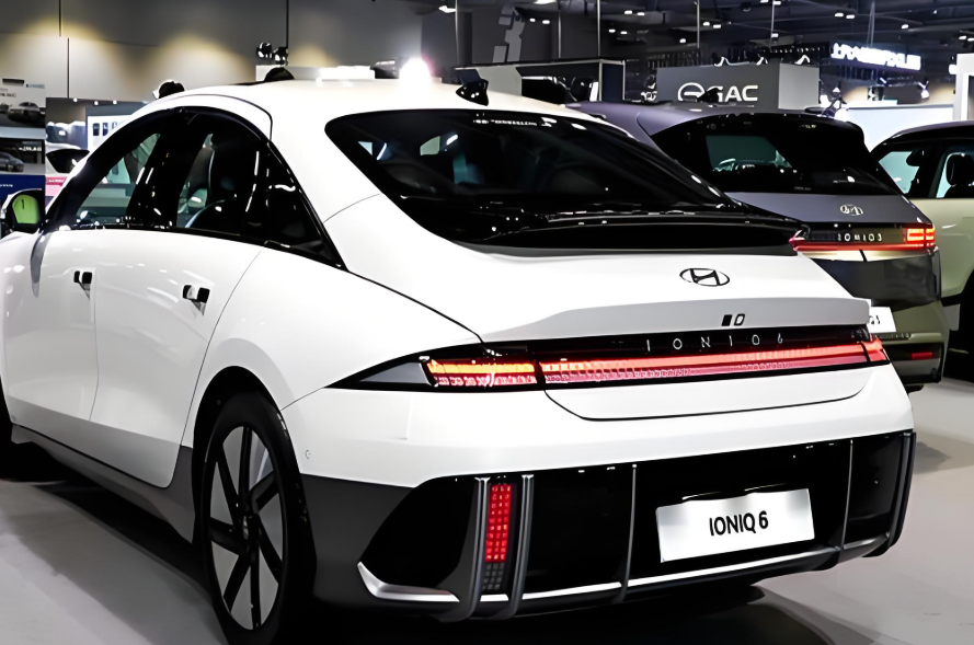 现代IONIQ 6 N首发3.2秒零百加速，标配尾翼！能换挡的电动汽车现代IONIQ 6 N正式亮相！