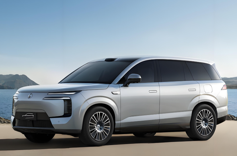 腾势N8L无伪实车曝光！ 或售35万-40万元 2.0T插混大型SUV，腾势N8L即将上市！