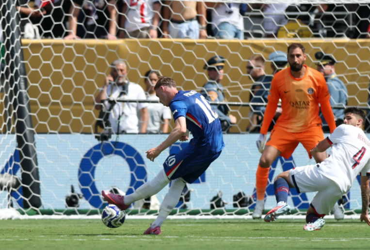 切尔西战胜大巴黎夺得世俱杯冠军 帕尔默2射1传荣膺金球奖 切尔西战胜大巴黎夺得世俱杯冠军 帕尔默2射1传荣膺金球奖