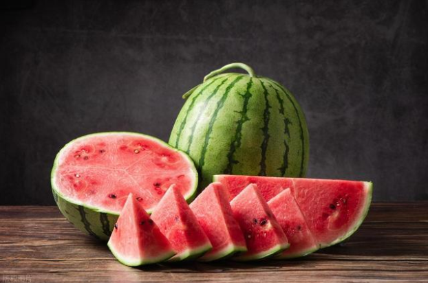 韩国“热膨胀”来袭!韩国一个西瓜涨到156元 韩国“热膨胀”来袭!韩国一个西瓜涨到156元