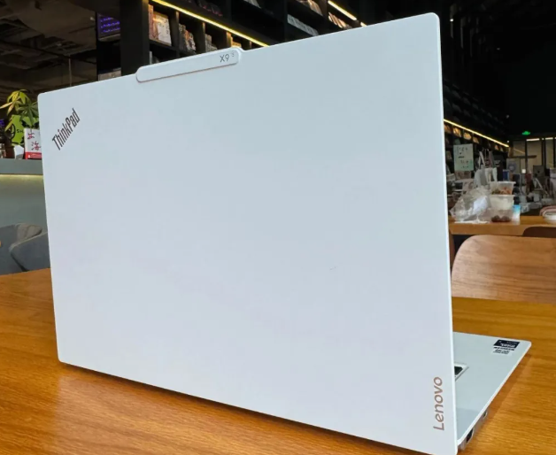 联想发布史上首款白色版ThinkPad！ThinkPad「月光战神」降临：颜值即战力，轻薄即正义！