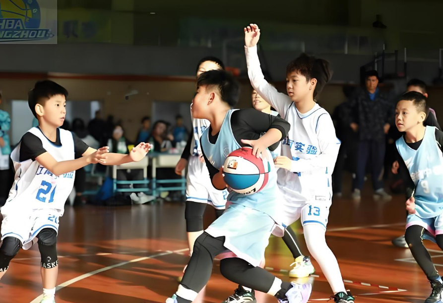 杭州一小学惊现学生集体流鼻血！杭州小学生流鼻血疑似工厂排放导致的！