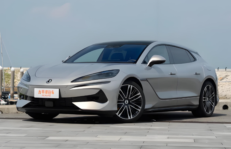 享界 S9T 官图亮相!享界 S9T 鸿蒙智行最高颜值车! 享界 S9T 官图亮相!享界 S9T 鸿蒙智行最高颜值车!