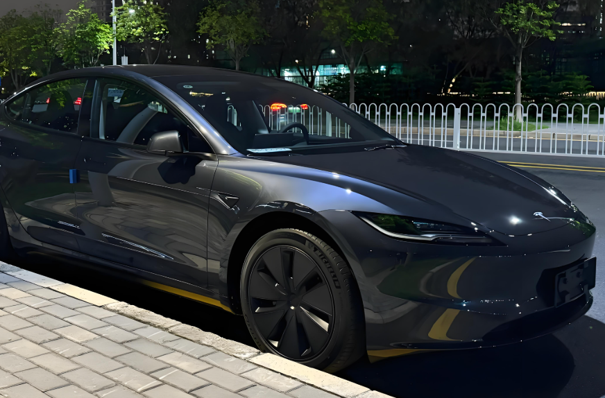 特斯拉Model 3+实车亮相！特斯拉Model 3+预计9月上市续航超700km！