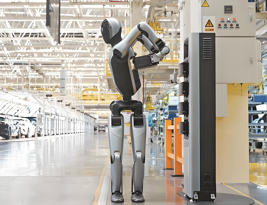 深圳机器人已经学会给自己换电池！优必选Walker S人形机器人实现全程无人自主换电池！