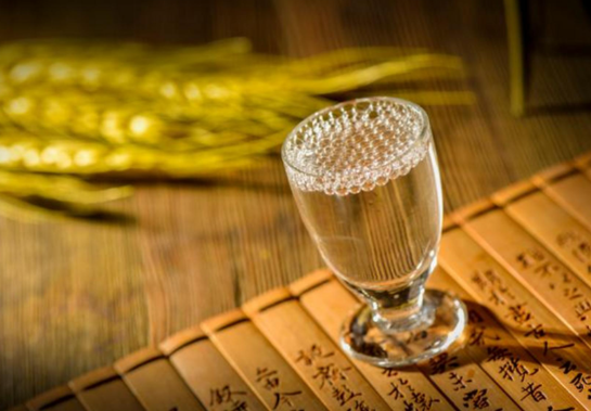 曾经“香喷喷”的白酒为啥不香了 白酒零售整体呈现量价齐跌走势