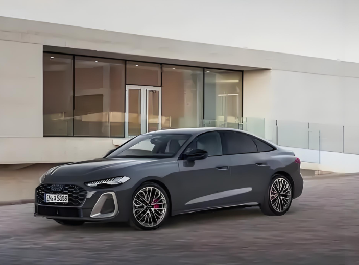 一汽奥迪A5L先享礼遇价公布25.68万起！一汽奥迪A5L 272 马力 + 5.8 秒破百！