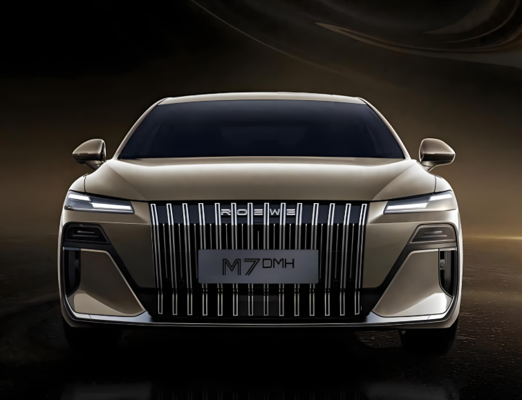 荣威中大型轿车M7 DMH实车首秀!荣威M7 DMH实车定位高端或下半年上市! 荣威中大型轿车M7 DMH实车首秀!荣威M7 DMH实车定位高端或下半年上市!