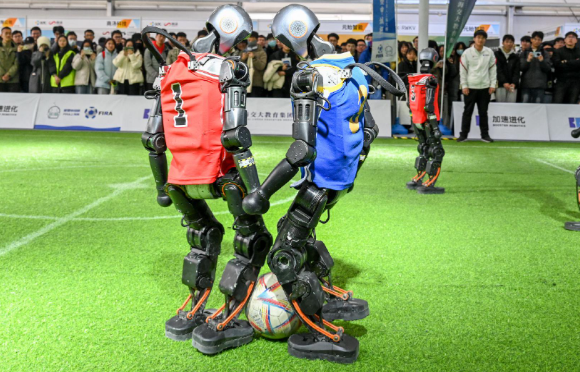中国包揽机器人足球世界杯冠亚军 中国战队首次在RoboCup人形组摘金
