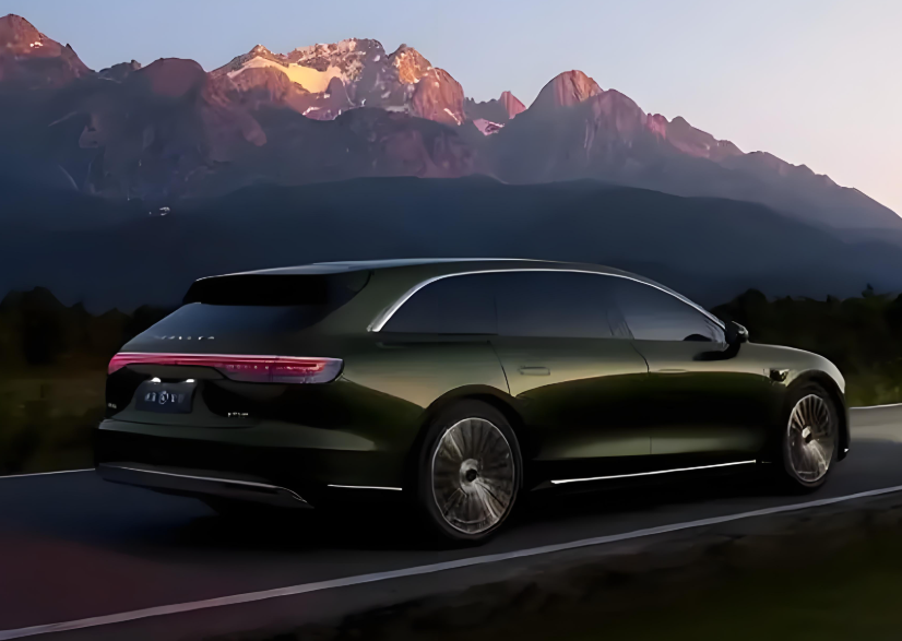 全新享界S9T旅行版实车曝光!享界S9T可能是中国最好卖的行政旅行车高端感十足!