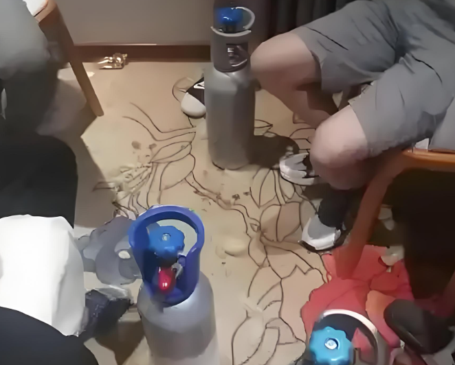 女子入住民宿发现疑似“笑气”罐 “笑气”罐 有什么危害?