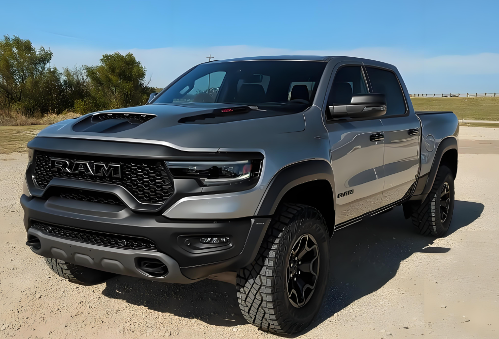道奇RAM 1500 TRX将于2026年回归！全新道奇RAM 1500 TRX搭载6.2L+V8引擎！