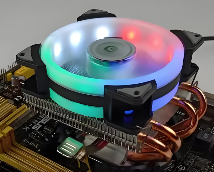 RX 7950 XTX原型散热现世！RX 7950 XTX超大号凶悍怪兽外形！