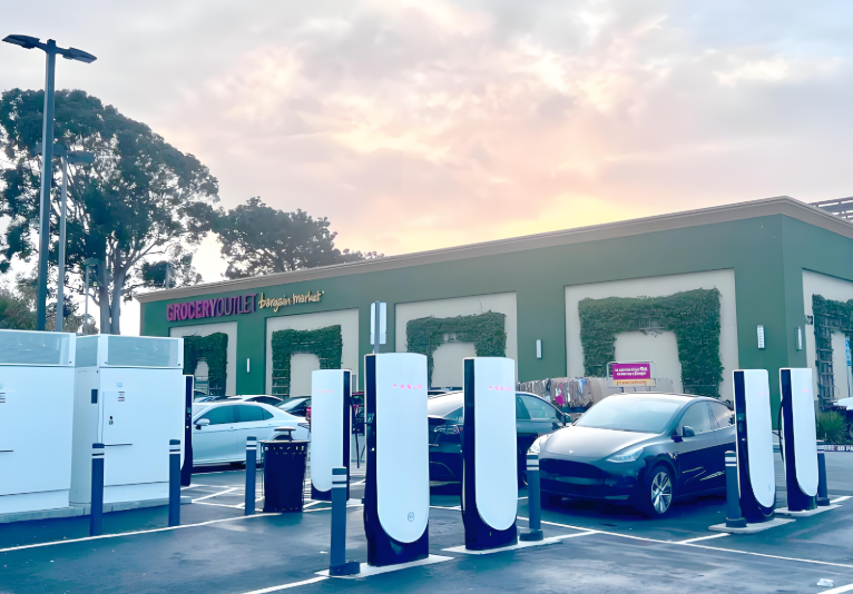 博主实测特斯拉V4超充桩:Model Y最大充电功率185kW 电费堪比油价! 博主实测特斯拉V4超充桩:Model Y最大充电功率185kW 电费堪比油价!