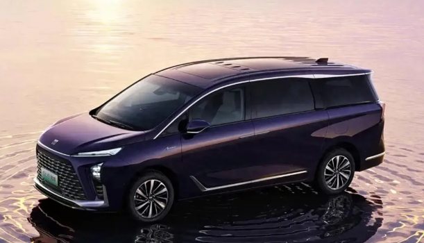 全新别克GL8陆尊PHEV车型官图发布！全新别克GL8陆尊40万级新能源MPV 紫气东来！