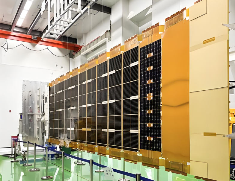 全球首款大规模卷式全柔性太阳翼研制成功！全球首款银河航天卷式全柔性太阳翼问世！