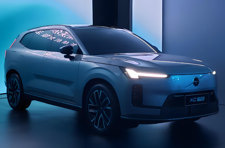 沃尔沃XC70牛仔蓝首发亮相!沃尔沃XC70定位中型SUV搭1.5T插混动力! 沃尔沃XC70牛仔蓝首发亮相!沃尔沃XC70定位中型SUV搭1.5T插混动力!